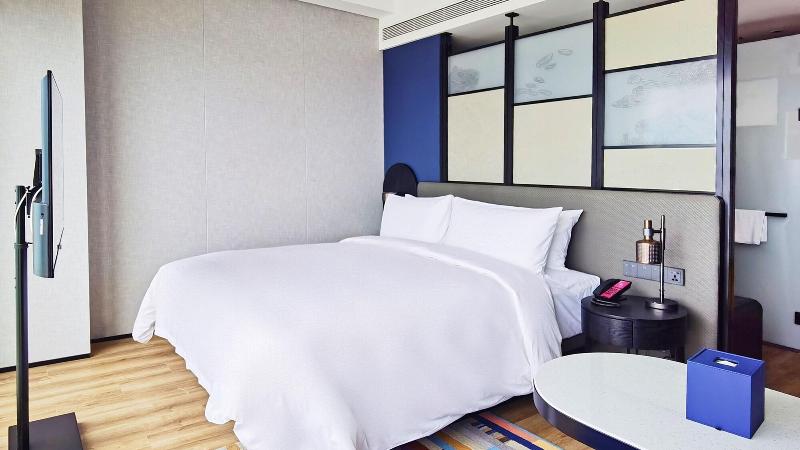 Aloft Yantai image