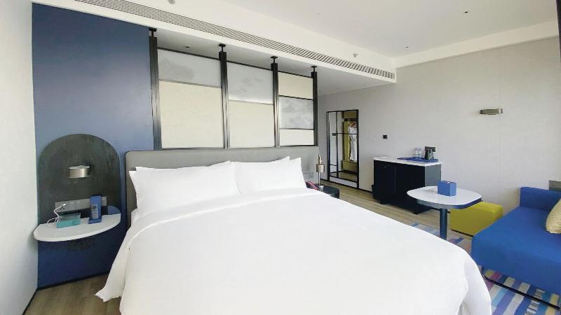 Aloft Yantai image