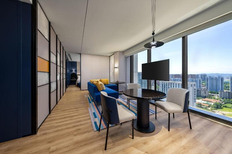 Aloft Yantai image