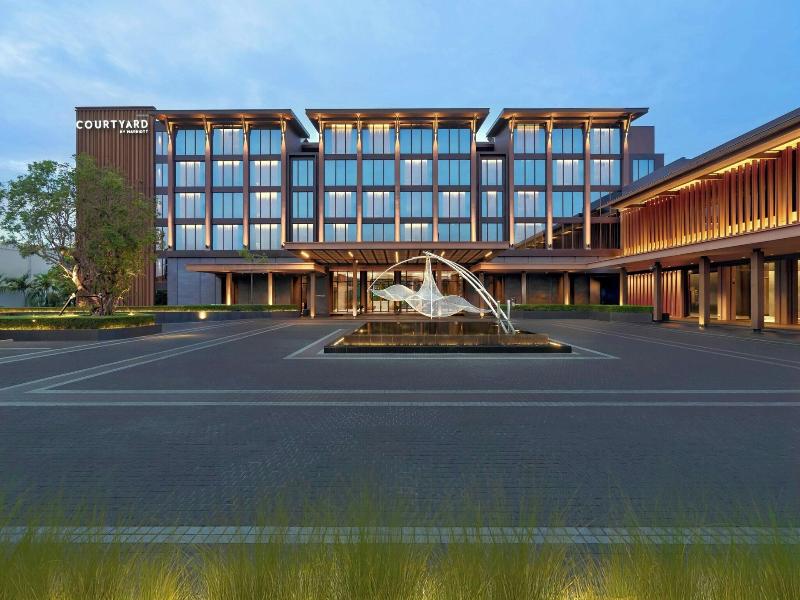 Courtyard By Marriott Bangkok Suvarnabhumi Airport image