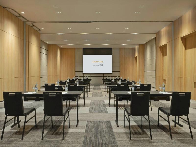 Courtyard By Marriott Bangkok Suvarnabhumi Airport image