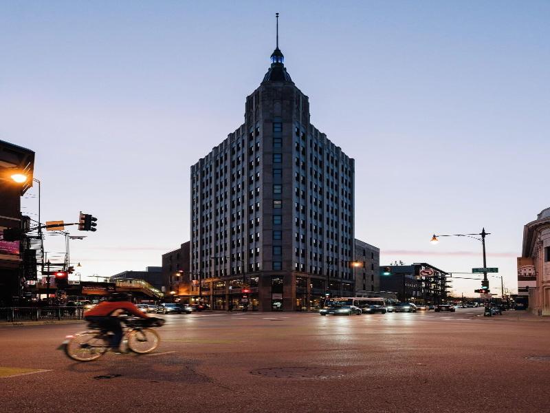 The Robey Chicago A Member Of Design Hotels image