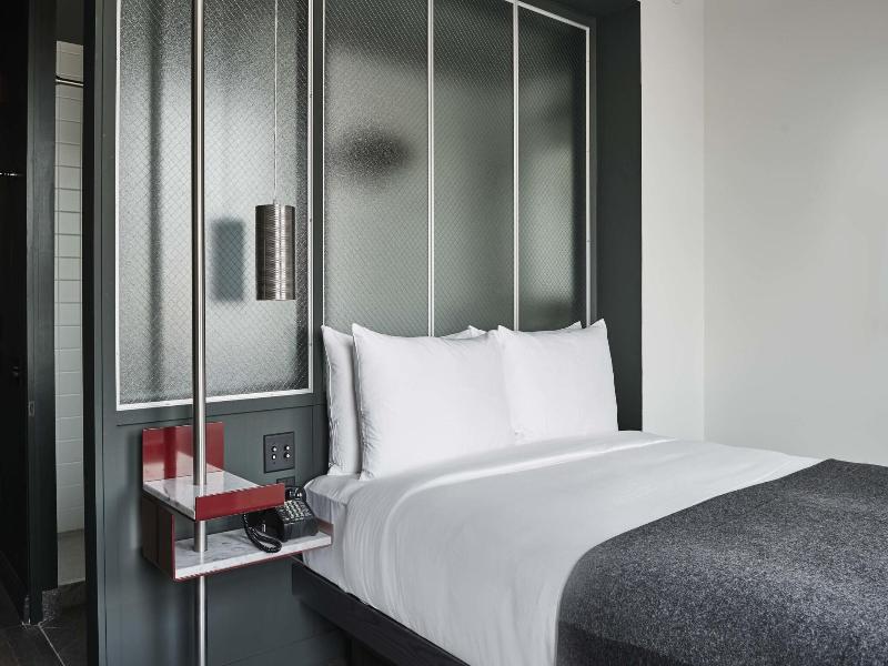 The Robey Chicago A Member Of Design Hotels image
