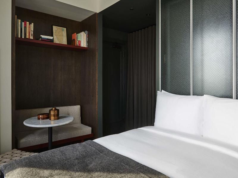 The Robey Chicago A Member Of Design Hotels image