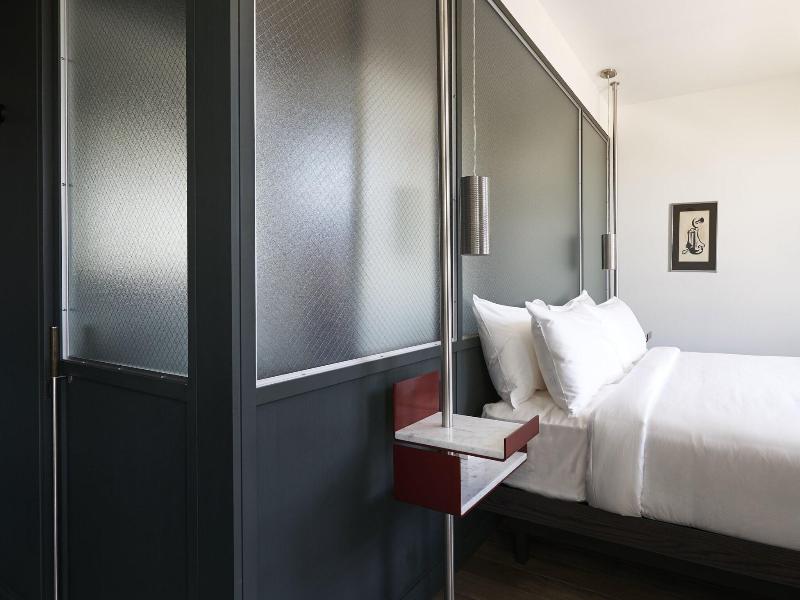 The Robey Chicago A Member Of Design Hotels image