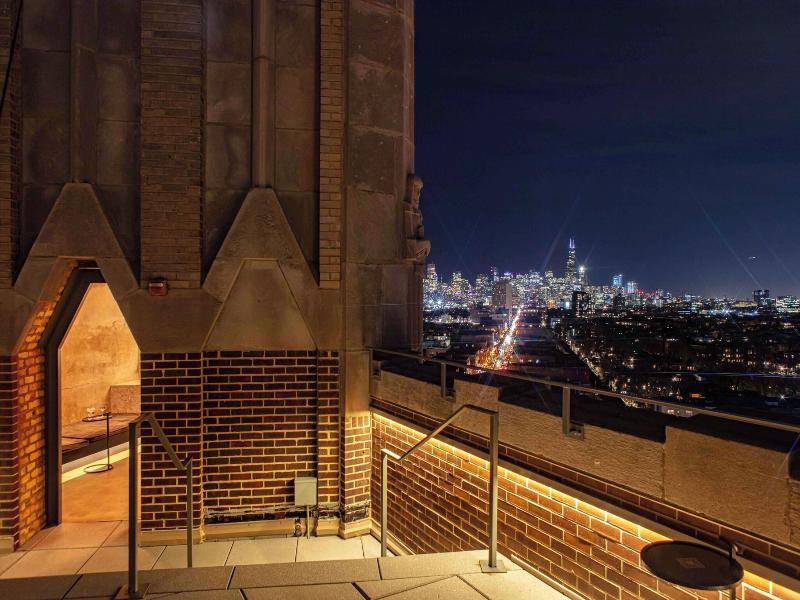 The Robey Chicago A Member Of Design Hotels image