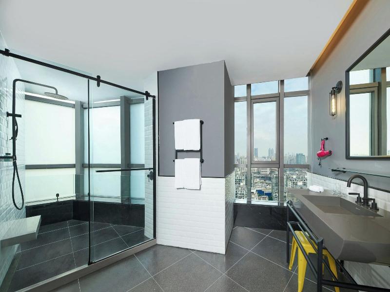 Moxy Shanghai Xuhui image