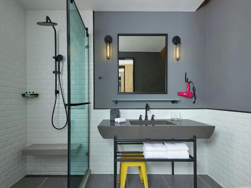 Moxy Shanghai Xuhui image