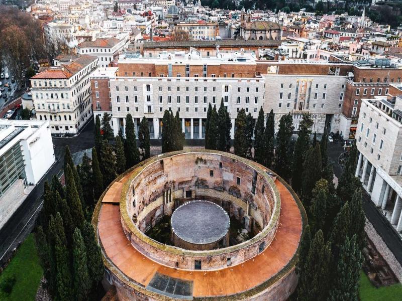 Bulgari Hotel Roma image
