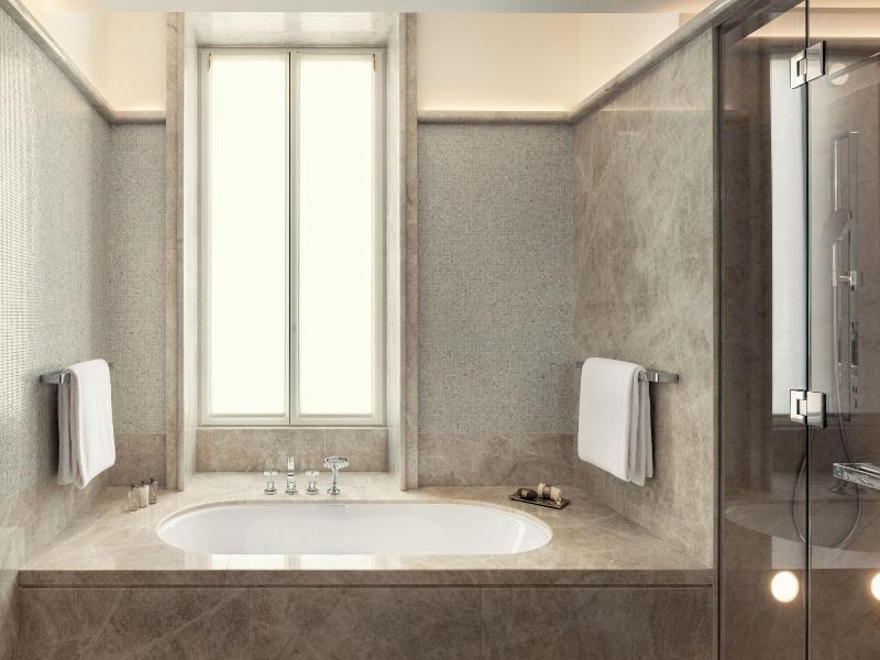 Bulgari Hotel Roma image