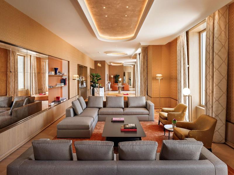 Bulgari Hotel Roma image