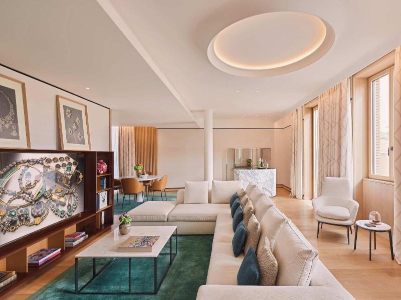 Bulgari Hotel Roma image