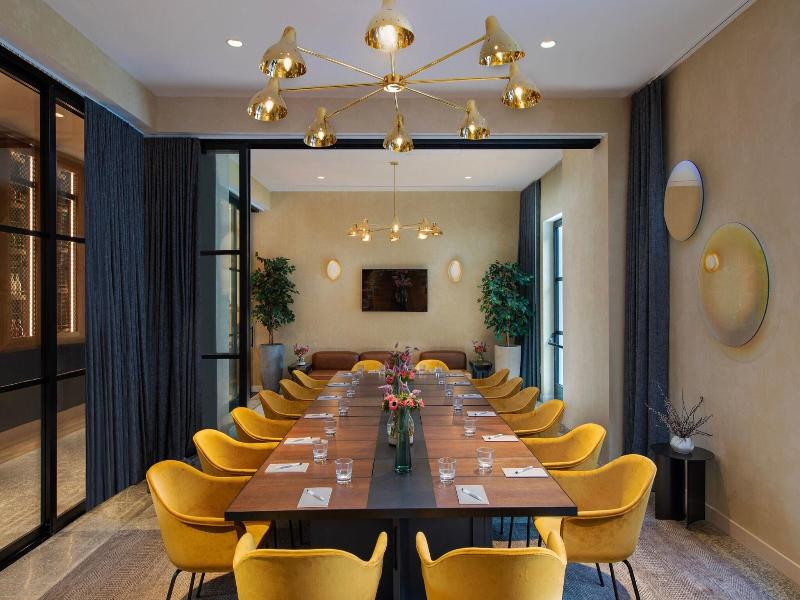 Moxy Brooklyn Willamsburg image