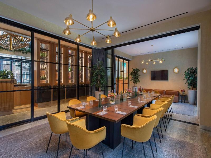 Moxy Brooklyn Willamsburg image