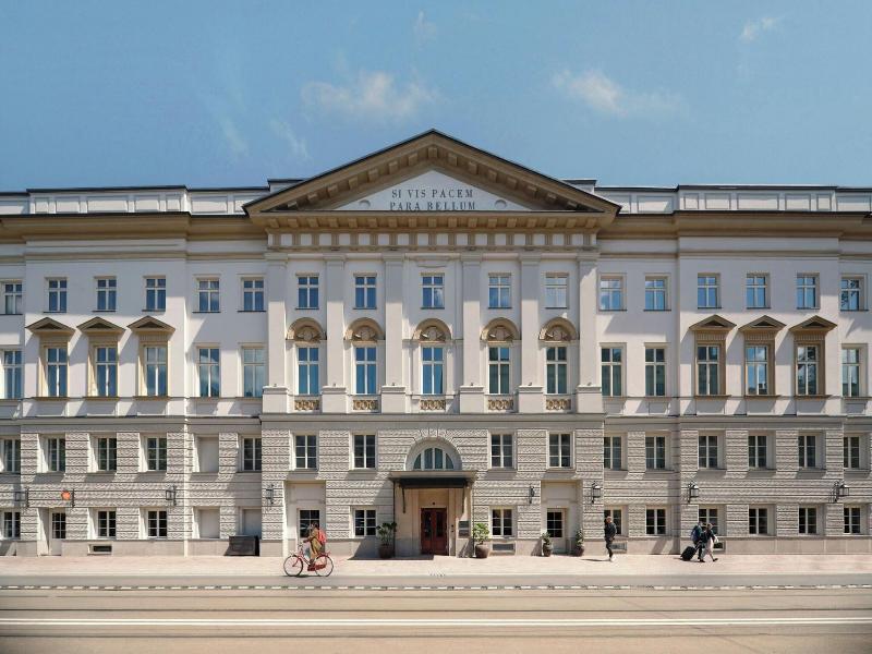 Stradom House Autograph Collection image