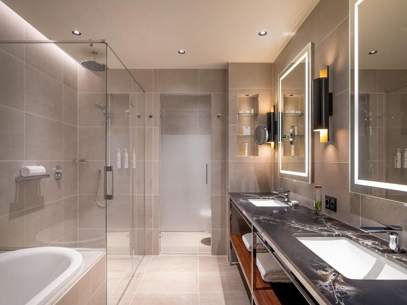 Geneva Marriott Hotel image