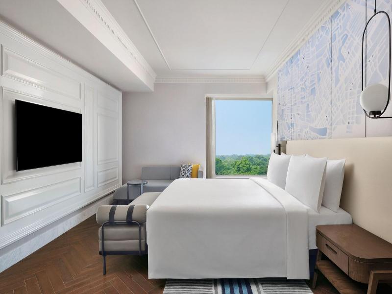 JUNIOR SUITE KING SIZE BED