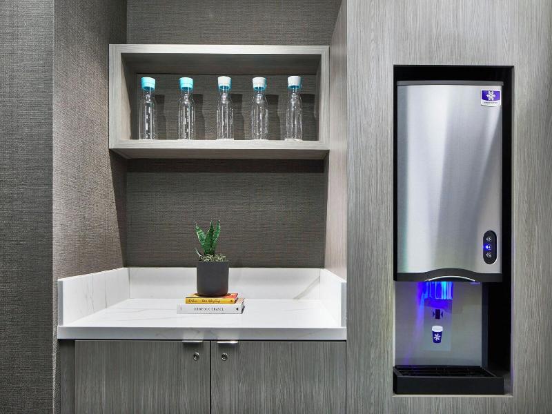 Ac Hotel By Marriott Sacramento image