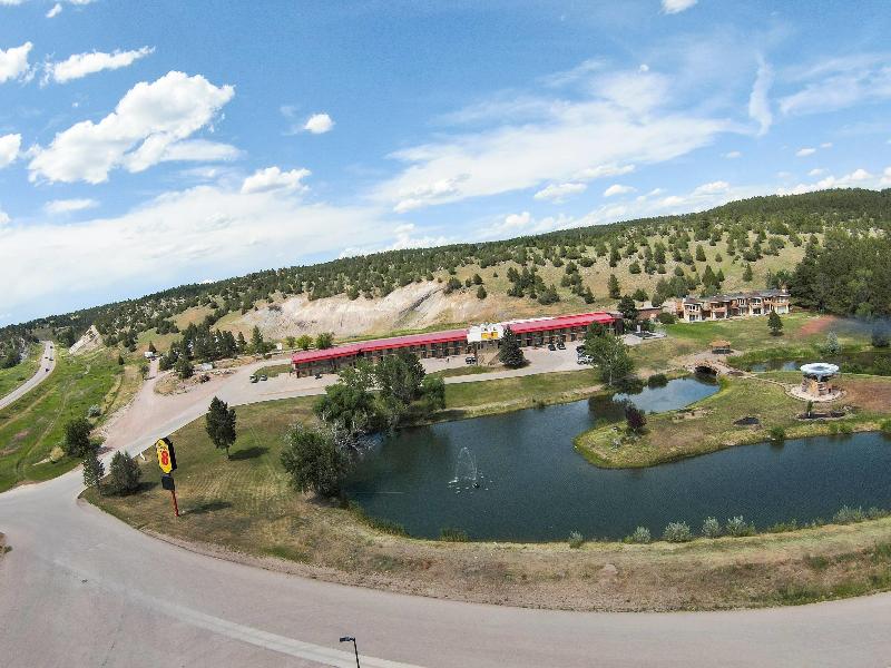 Super 8 By Wyndham Newcastle Wy image