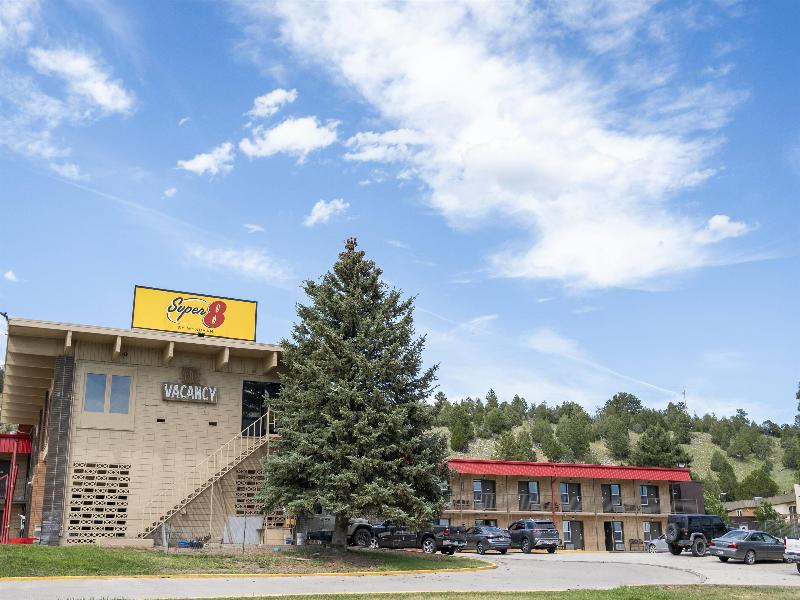 Super 8 By Wyndham Newcastle Wy image