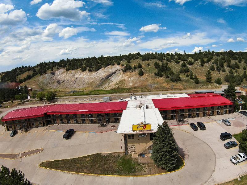 Super 8 By Wyndham Newcastle Wy image