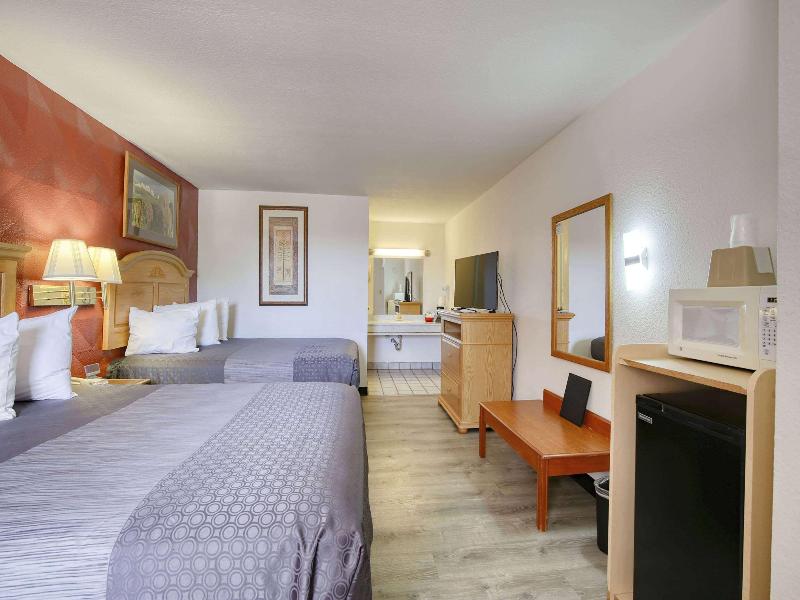 Super 8 By Wyndham Newcastle Wy image