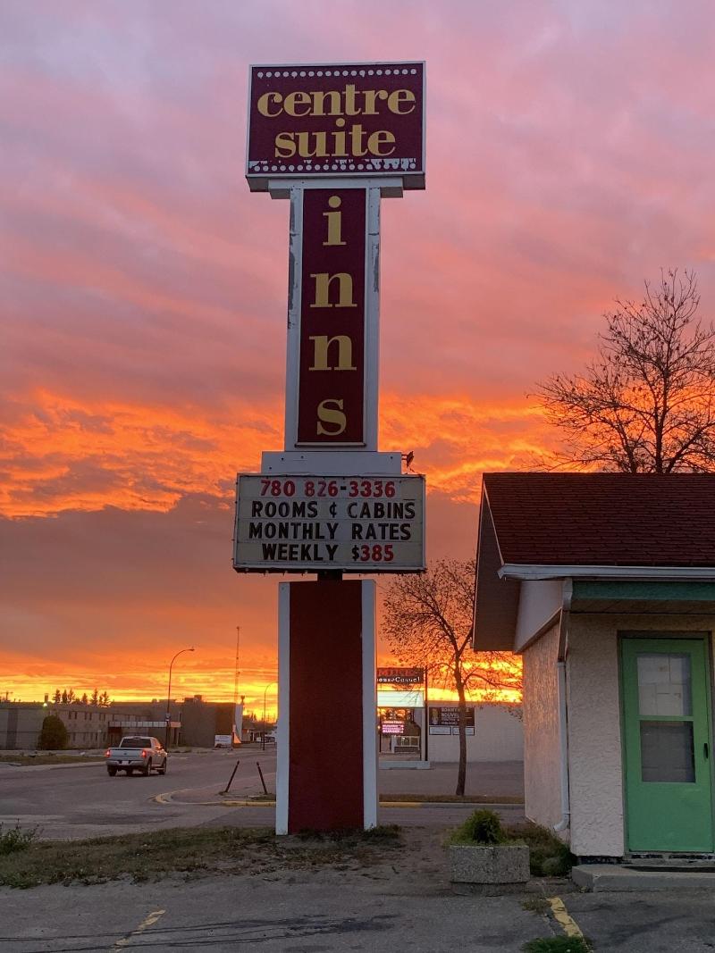 Centre Suites Inns Motel image