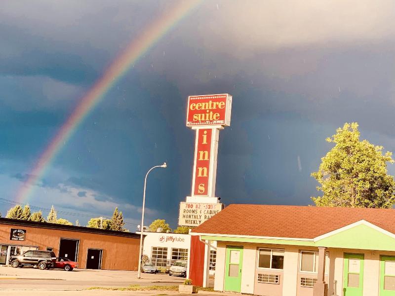 Centre Suites Inns Motel image