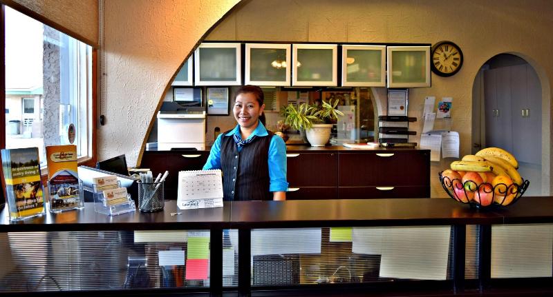Centre Suites Inns Motel image