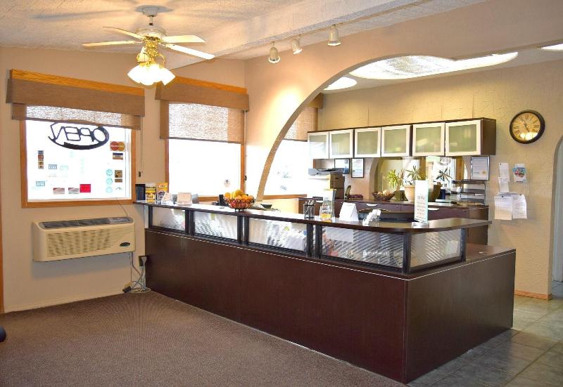 Centre Suites Inns Motel image