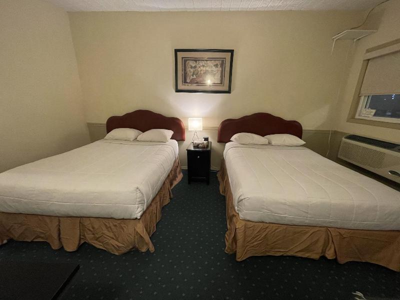 Centre Suites Inns Motel image