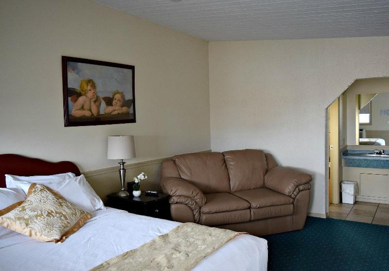 Centre Suites Inns Motel image