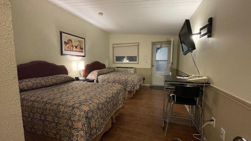 Centre Suites Inns Motel image