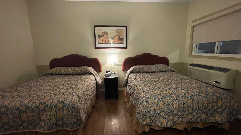 Centre Suites Inns Motel image