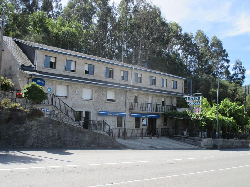 Hotel Chola image