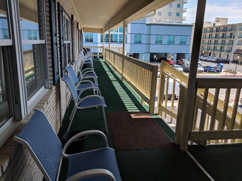 Crystal Sands Motel — general view