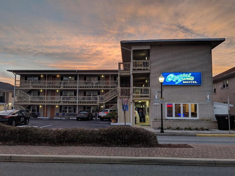 Crystal Sands Motel — general view