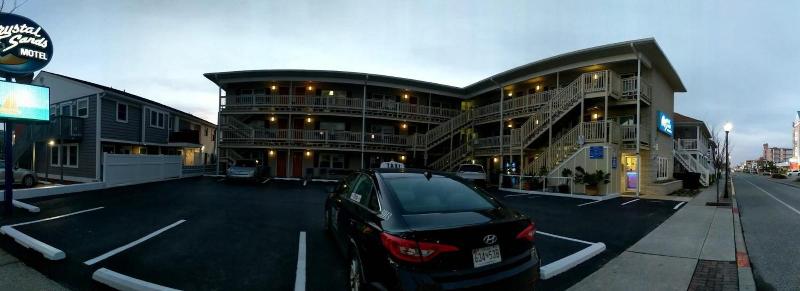 Crystal Sands Motel — general view