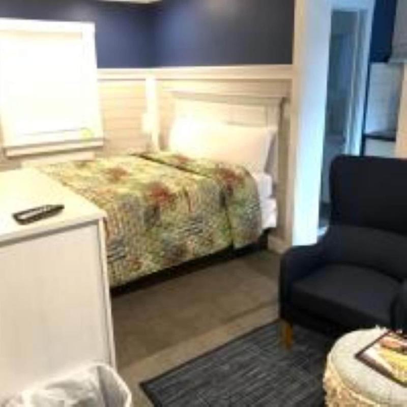 Crystal Sands Motel image