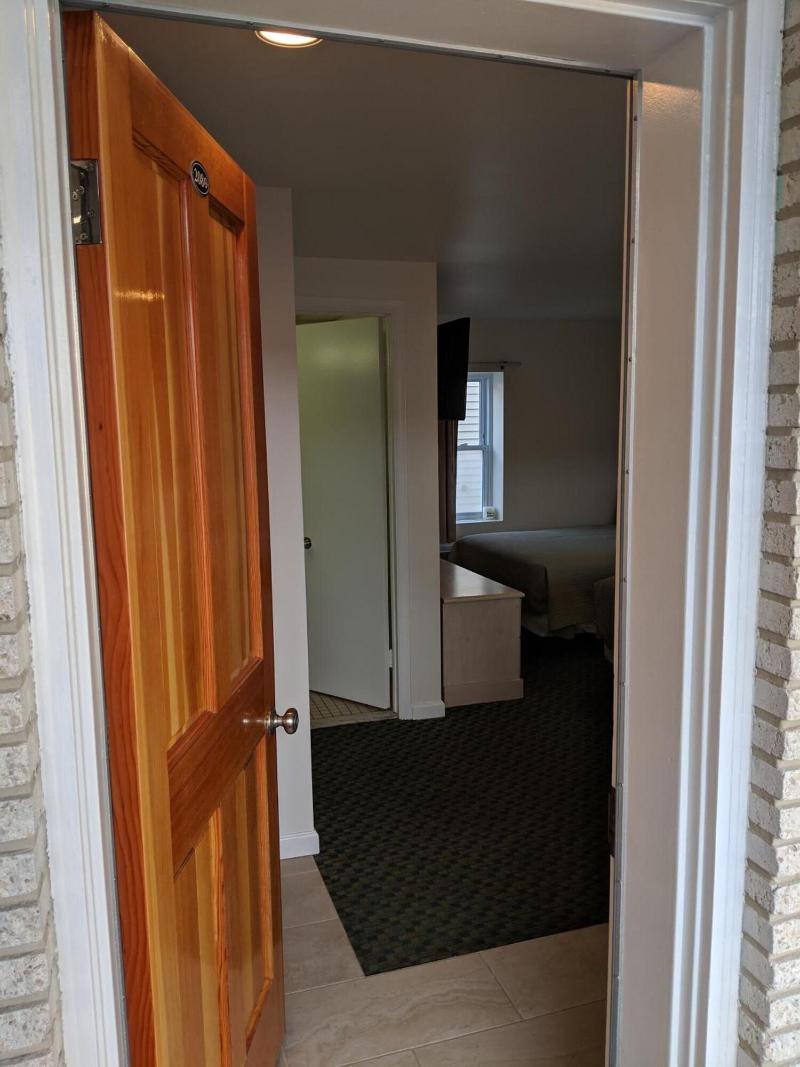 Crystal Sands Motel image