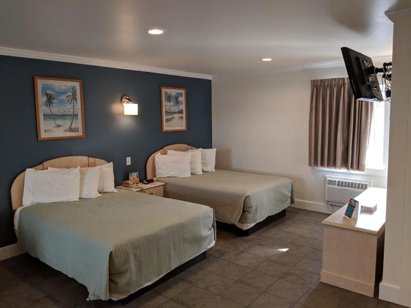 Crystal Sands Motel image