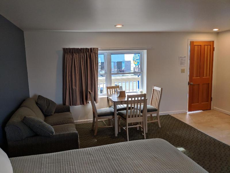 Crystal Sands Motel image