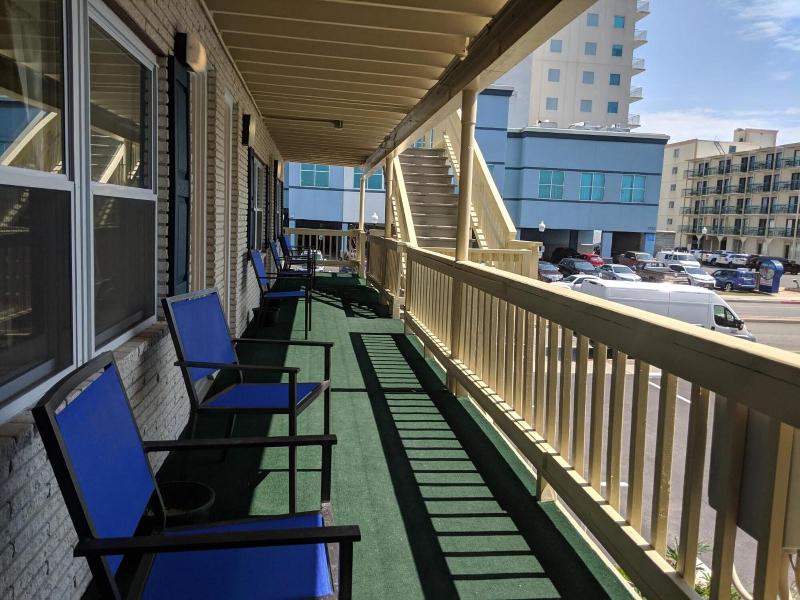 Crystal Sands Motel image