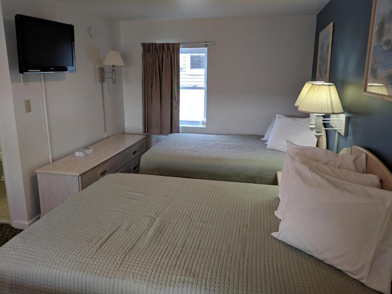 Crystal Sands Motel image