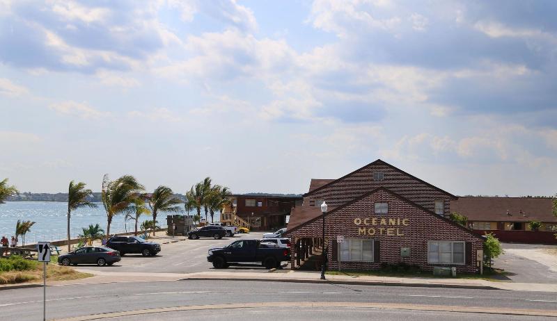 Oceanic Motel image