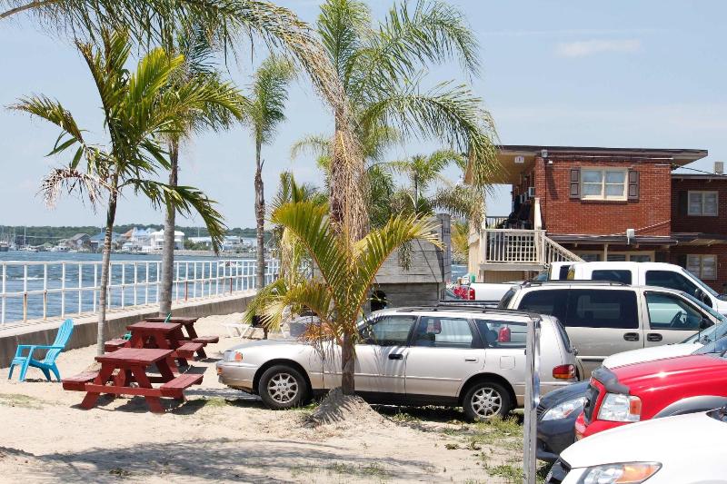 Oceanic Motel image