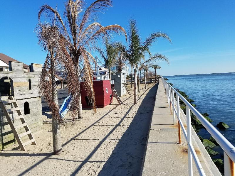 Oceanic Motel image