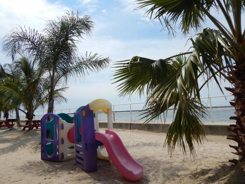 Oceanic Motel image