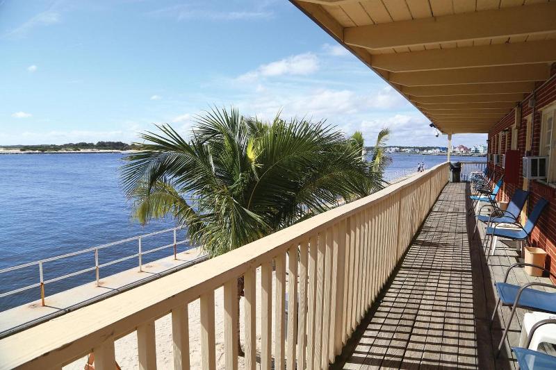 Oceanic Motel image
