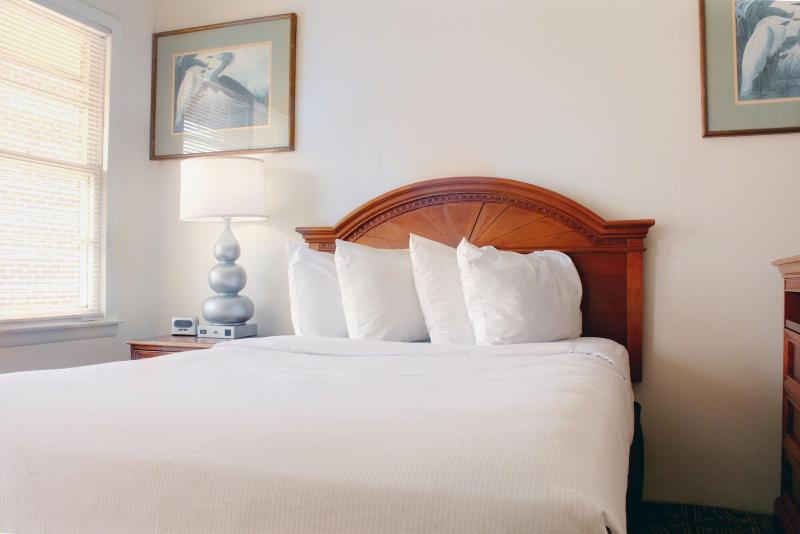 Oceanic Motel image